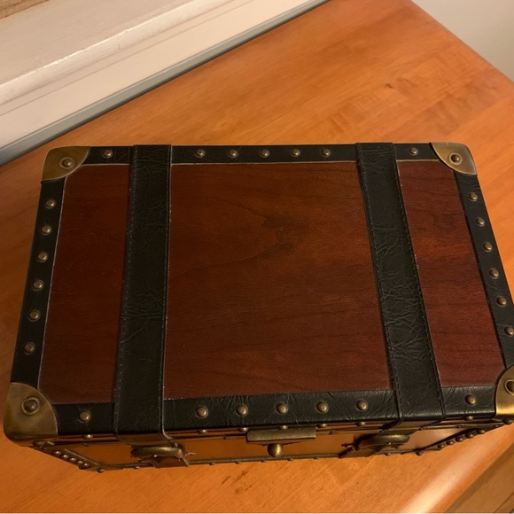 Bombay Co Trunk Style Jewelry Box - Picture 2 of 13